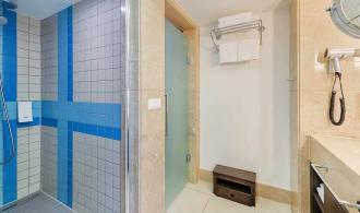 Pamfilya Family Room Classic Atrium Schlafzimmer Badezimmer