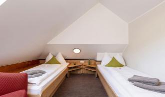 Familienzimmer mit Mansarde Mansardenzimmer