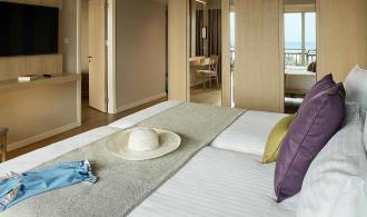 Cyprus Family Double Room Superior Sea View Connecting Door Schlafzimmer