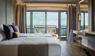 Cyprus Suite Classic Partial Sea View Schlafzimmer