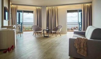 Cyprus Suite Classic Partial Sea View Wohnzimmer