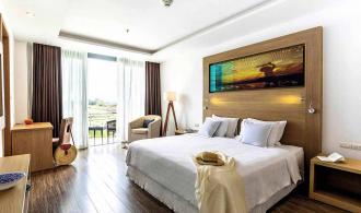 Deluxe Family Room Garden View