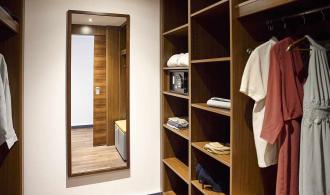 Fieberbrunn Double Room Deluxe Kleiderschrank