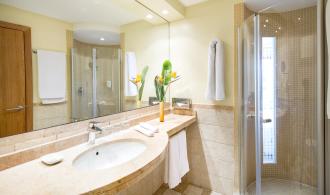 Cala Serena Single Room Classic Badezimmer