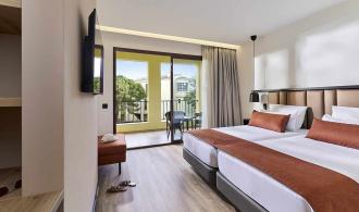 Cala Serena Double Room Classic Schlafzimmer renoviert